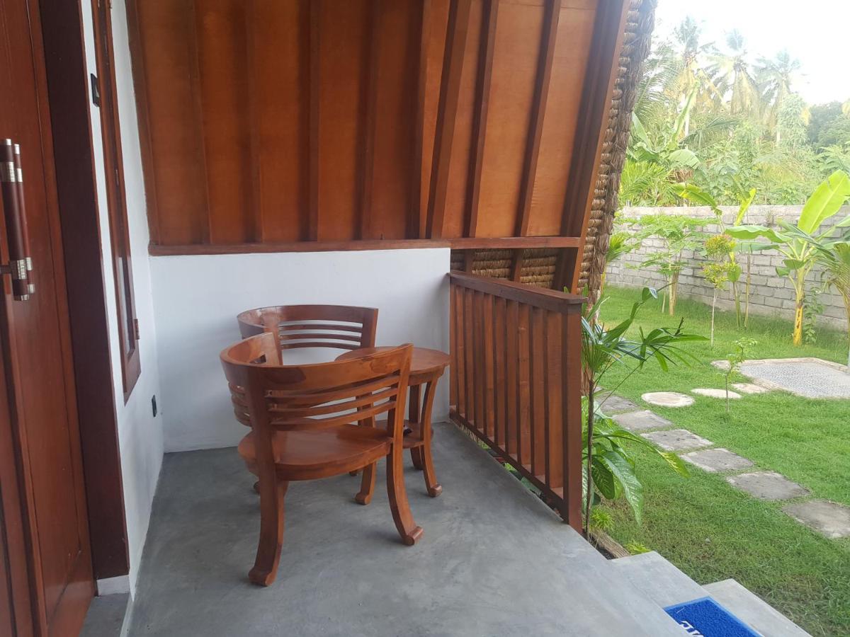 Tropical Sunday Bungalow - Surf And Stay Selong Belanak Kültér fotó