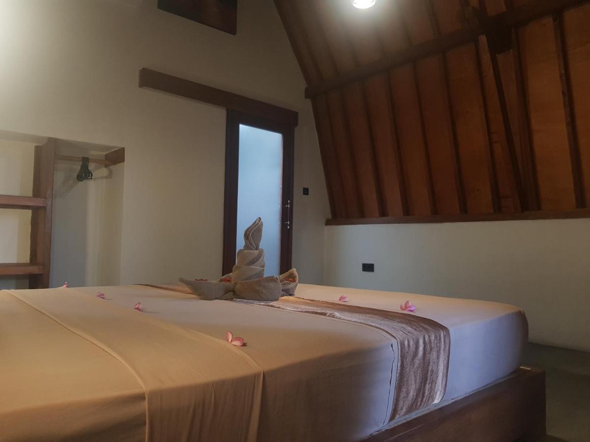 Tropical Sunday Bungalow - Surf And Stay Selong Belanak Kültér fotó