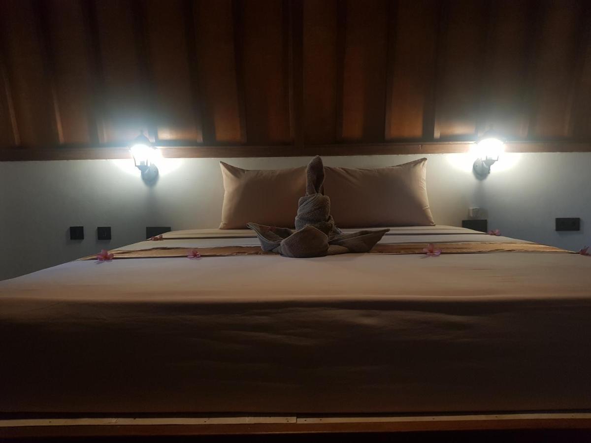 Tropical Sunday Bungalow - Surf And Stay Selong Belanak Kültér fotó