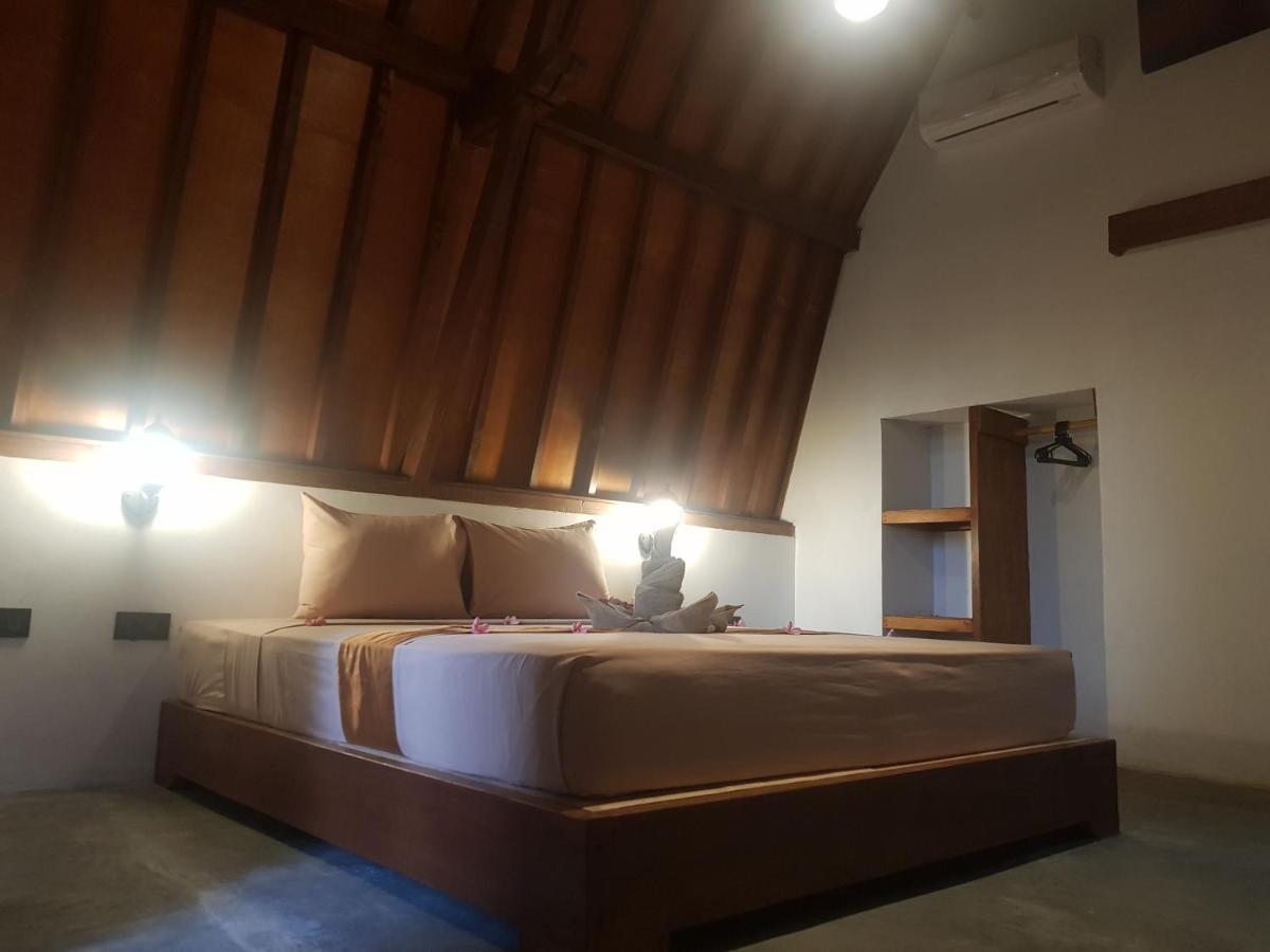 Tropical Sunday Bungalow - Surf And Stay Selong Belanak Kültér fotó