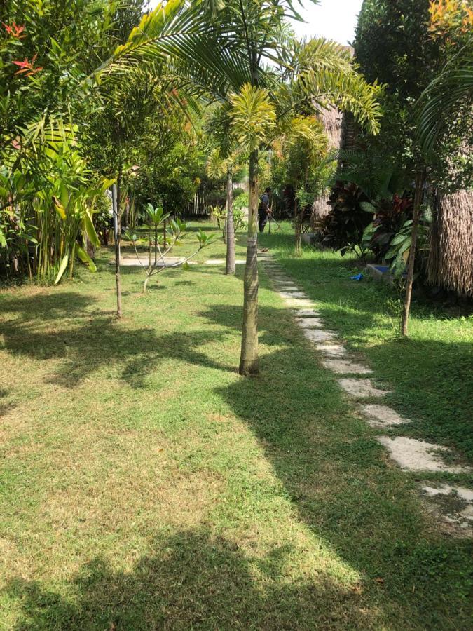 Tropical Sunday Bungalow - Surf And Stay Selong Belanak Kültér fotó
