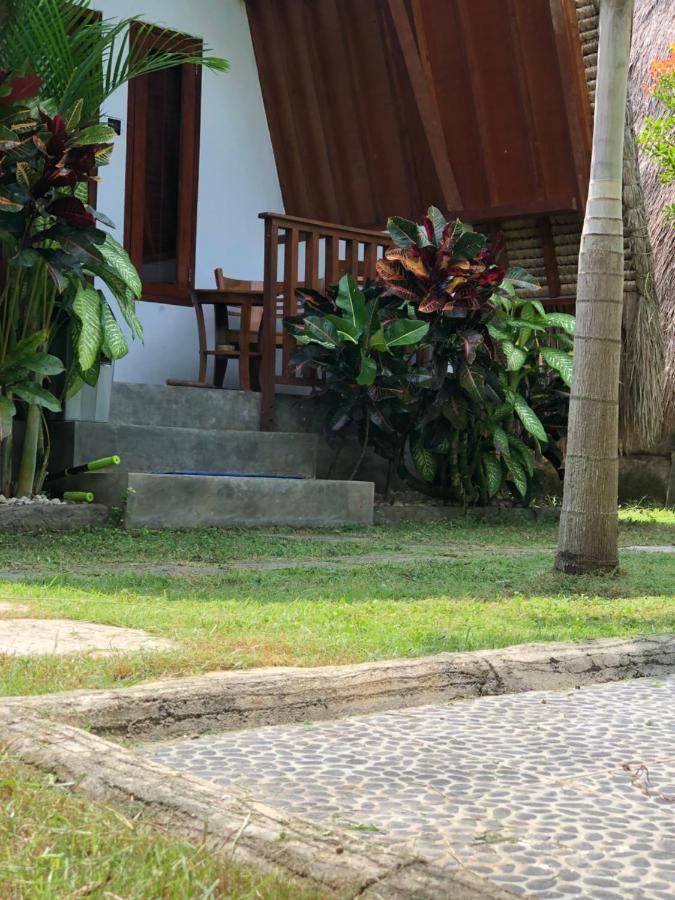 Tropical Sunday Bungalow - Surf And Stay Selong Belanak Kültér fotó